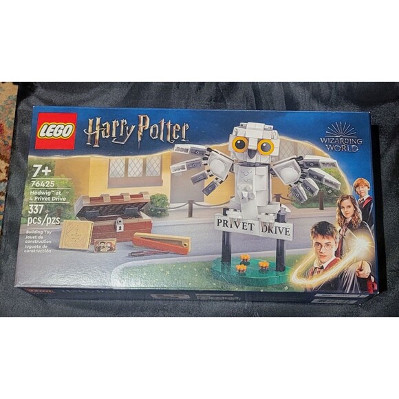 LEGO Harry Potter Hedwig at 4 Privet Drive Owl Figure 76425 - Picture 1 of 10